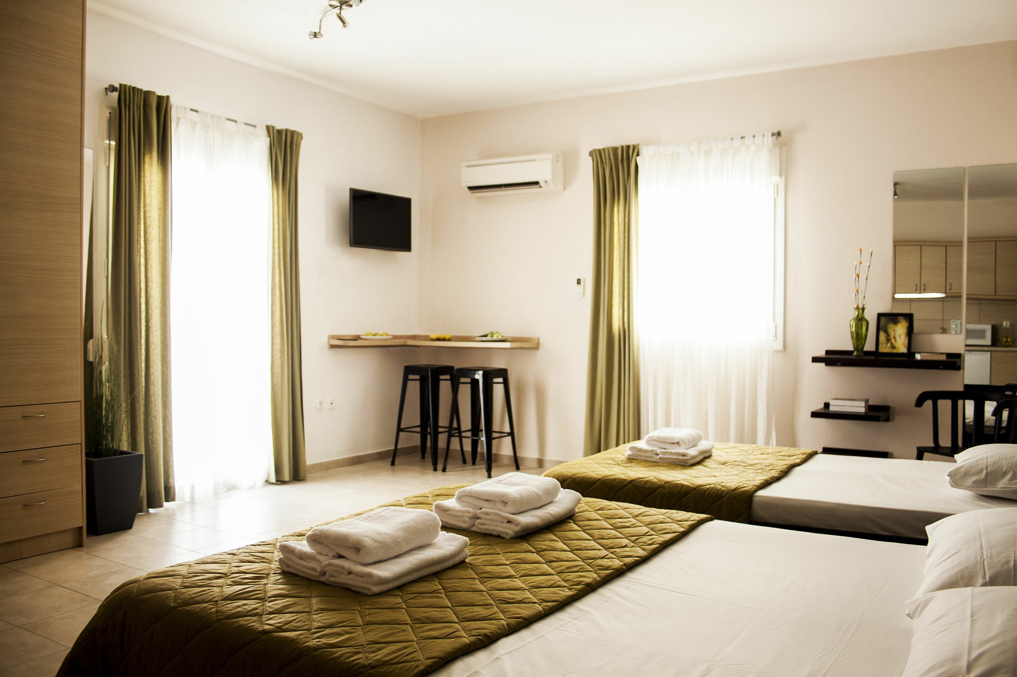 Krinis Apartments Rhodes City Buitenkant foto